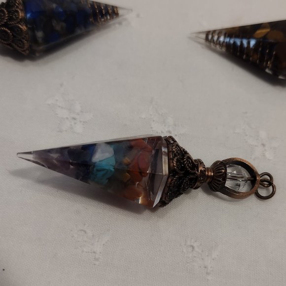 Chakra 7 Stone Chip Crystal Pendulum - Picture 5 of 6